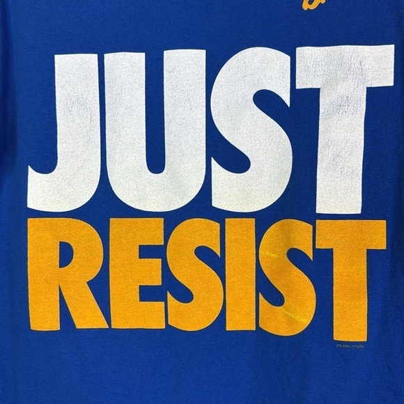 DARE Just Resist Blue Short Sleeve Tshirt Size Medium - Picture 4 of 10